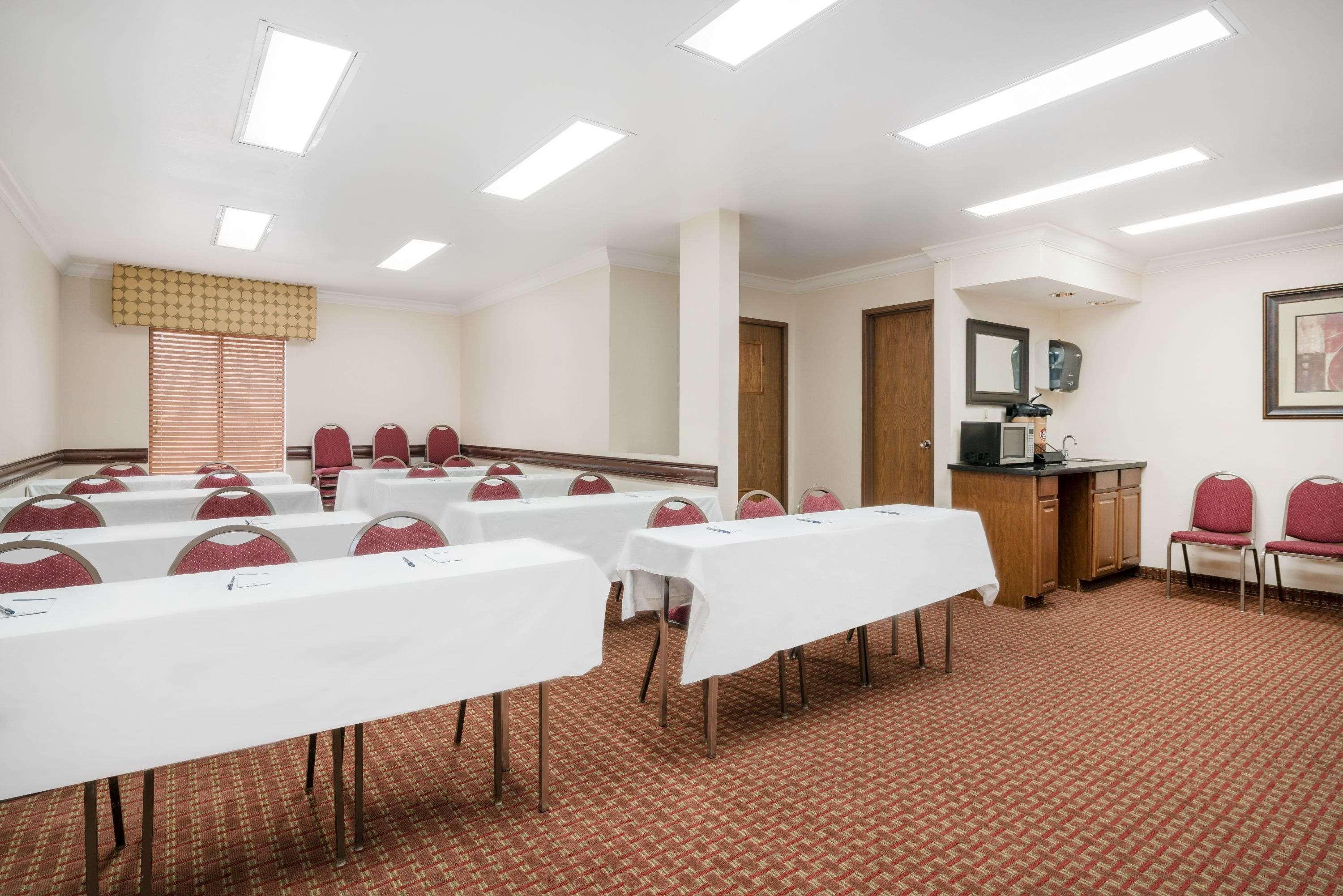 Americinn By Wyndham Johnston Des Moines Urbandale Εξωτερικό φωτογραφία